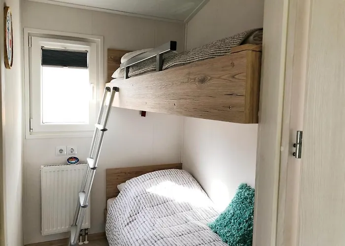 538 Op Recreatiepark De Wielen Chalet *