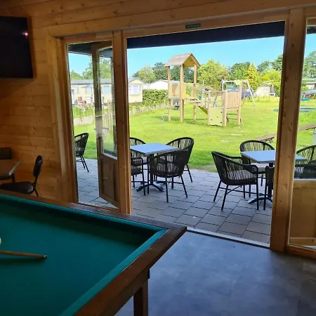 Alpesi faház 538 Op Recreatiepark De Wielen